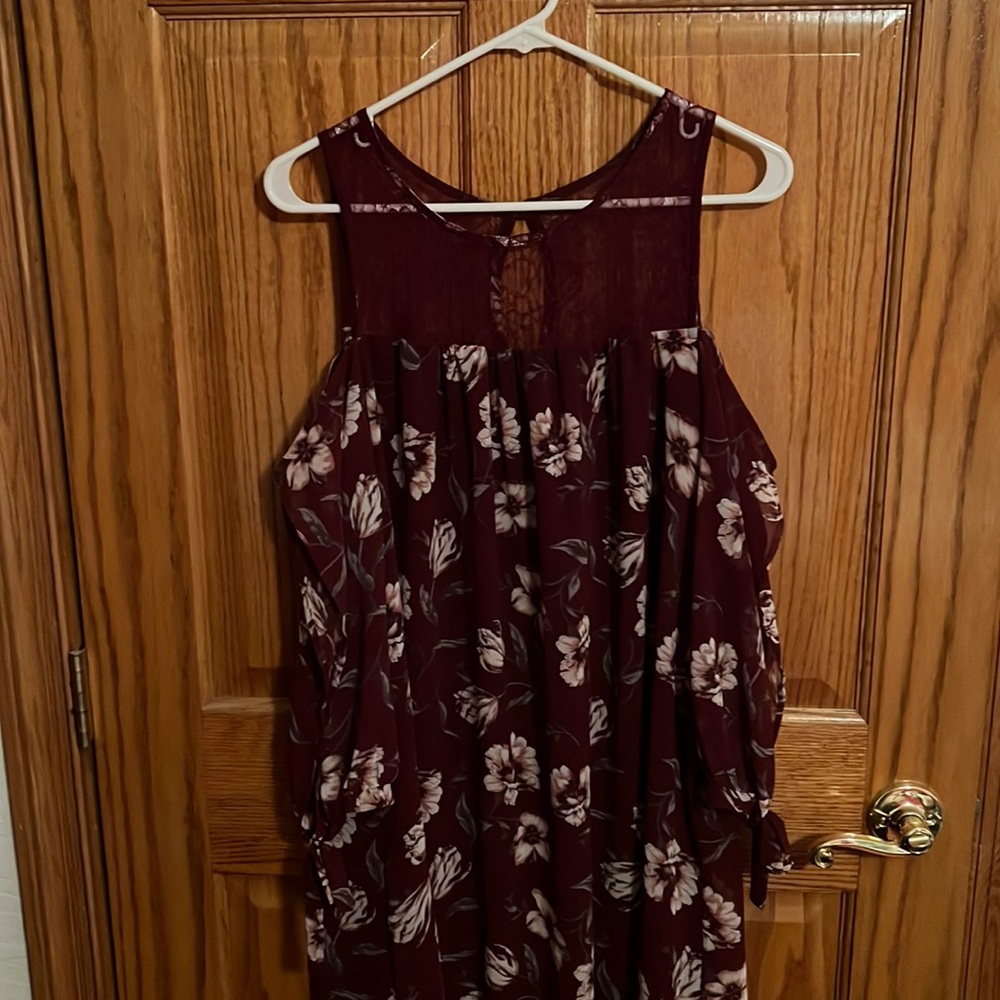Juniors burgundy floral dress